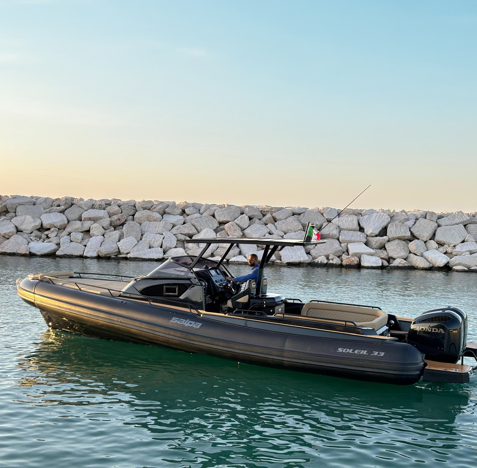 Soleil 33 T-Top — Salpa Soleil RIB